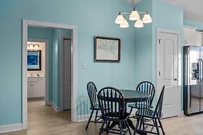 Night N Gale 4 Bedroom Home by RedAwning