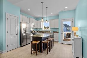 Night N Gale 4 Bedroom Home by RedAwning