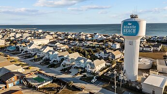 Night N Gale 4 Bedroom Home by RedAwning