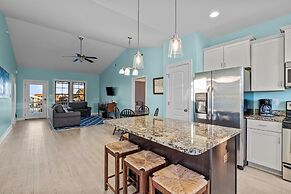 Night N Gale 4 Bedroom Home by RedAwning