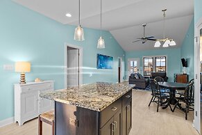 Night N Gale 4 Bedroom Home by RedAwning