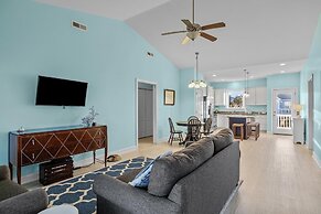 Night N Gale 4 Bedroom Home by RedAwning