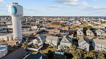 Night N Gale 4 Bedroom Home by RedAwning