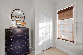 Night N Gale 4 Bedroom Home by RedAwning