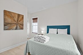 Night N Gale 4 Bedroom Home by RedAwning