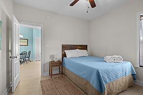 Night N Gale 4 Bedroom Home by RedAwning