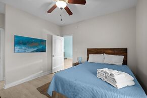 Night N Gale 4 Bedroom Home by RedAwning