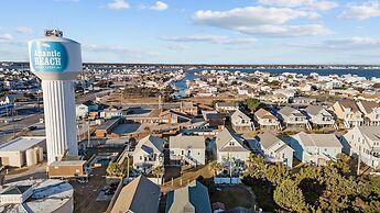 Night N Gale 4 Bedroom Home by RedAwning