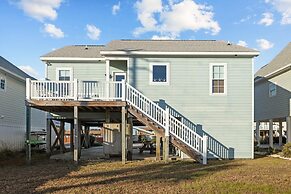 Night N Gale 4 Bedroom Home by RedAwning