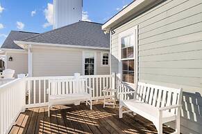 Night N Gale 4 Bedroom Home by RedAwning