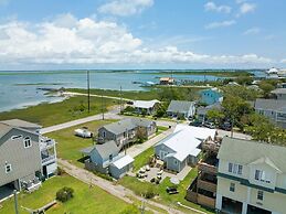 Conch's Point Cottage 2 Bedroom Home by RedAwning