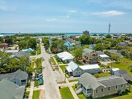 Conch's Point Cottage 2 Bedroom Home by RedAwning