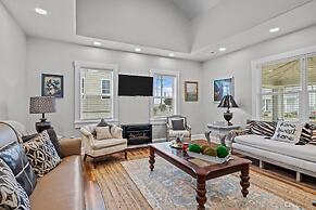 Conch's Point Cottage 2 Bedroom Home by RedAwning