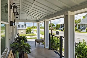 Conch's Point Cottage 2 Bedroom Home by RedAwning