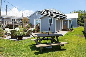 Conch's Point Cottage 2 Bedroom Home by RedAwning