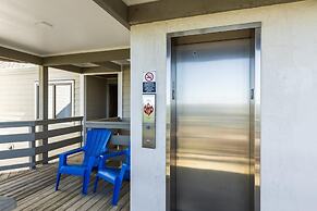 Maritime West C-33 3 Bedroom Condo by RedAwning