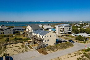 Barefoot Ventures 4 Bedroom Townhouse by RedAwning