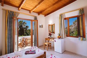 PREVELI DIONYSSOS ROOMS