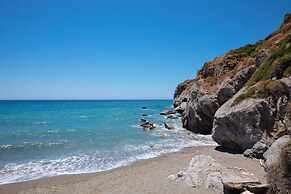 PREVELI DIONYSSOS ROOMS
