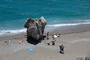 PREVELI DIONYSSOS ROOMS