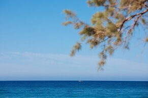 PREVELI DIONYSSOS ROOMS
