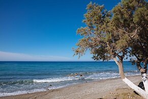 PREVELI DIONYSSOS ROOMS