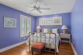 The Amadeus 5 Bedroom Home by RedAwning