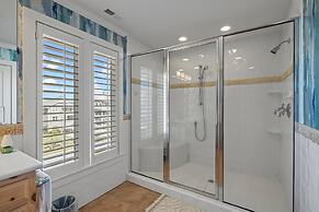 The Amadeus 5 Bedroom Home by RedAwning