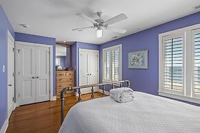 The Amadeus 5 Bedroom Home by RedAwning