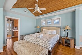 The Amadeus 5 Bedroom Home by RedAwning