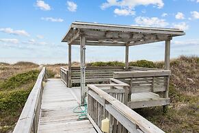 Seabiscuit 5 Bedroom Home by RedAwning