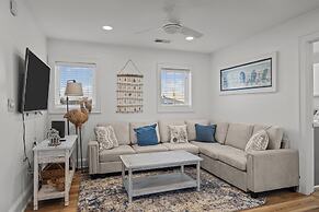 Seabiscuit 5 Bedroom Home by RedAwning