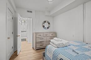 Seabiscuit 5 Bedroom Home by RedAwning