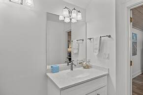 Seabiscuit 5 Bedroom Home by RedAwning