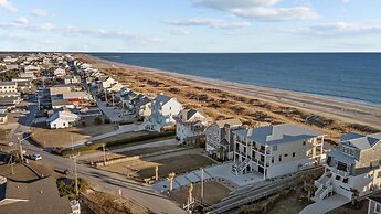 Seabiscuit 5 Bedroom Home by RedAwning