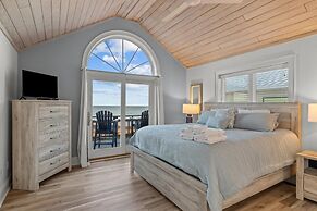 Seabiscuit 5 Bedroom Home by RedAwning