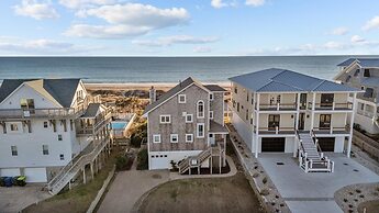 Seabiscuit 5 Bedroom Home by RedAwning