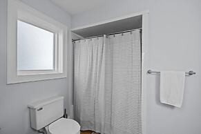 Seabiscuit 5 Bedroom Home by RedAwning