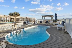 Seabiscuit 5 Bedroom Home by RedAwning