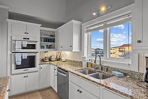 Seabiscuit 5 Bedroom Home by RedAwning