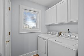 Seabiscuit 5 Bedroom Home by RedAwning