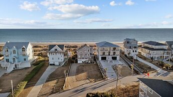 Seabiscuit 5 Bedroom Home by RedAwning