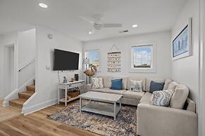 Seabiscuit 5 Bedroom Home by RedAwning