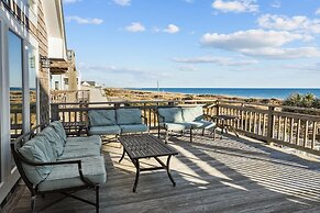 Seabiscuit 5 Bedroom Home by RedAwning