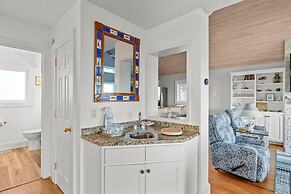 Seabiscuit 5 Bedroom Home by RedAwning