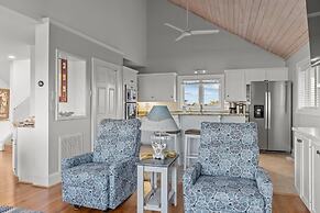 Seabiscuit 5 Bedroom Home by RedAwning