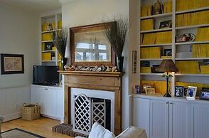 Nash Cottage 6 Bedroom Home by RedAwning