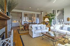 Nash Cottage 6 Bedroom Home by RedAwning