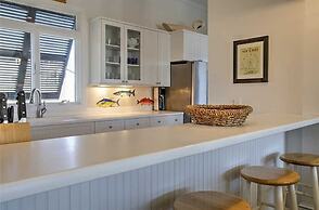 Nash Cottage 6 Bedroom Home by RedAwning