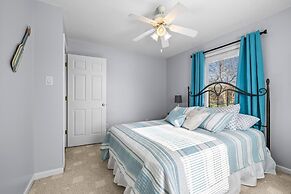 Otter Banks Retreat 3 Bedroom Home by RedAwning